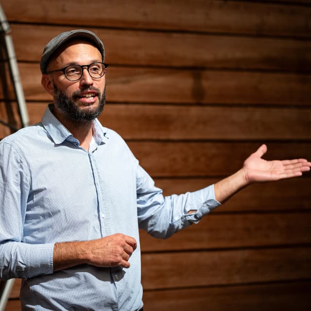 Event image Identities in Motion: Judaism in Traditional Texts
